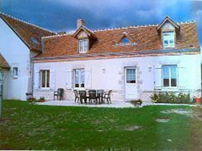 Gîte au coeur des Châteaux de la Loire avec jardin clos, cheminée et équipements modernes. - FR-1-491-360